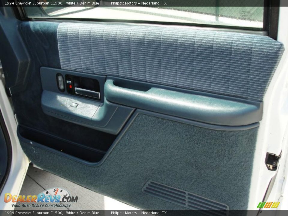 1994 Chevrolet Suburban C1500 White / Denim Blue Photo #26