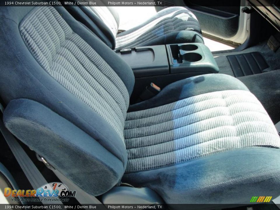 1994 Chevrolet Suburban C1500 White / Denim Blue Photo #28