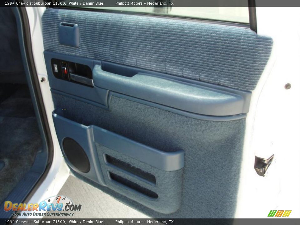 1994 Chevrolet Suburban C1500 White / Denim Blue Photo #29