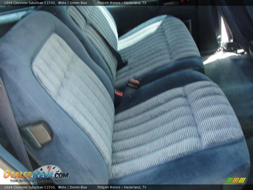 1994 Chevrolet Suburban C1500 White / Denim Blue Photo #30