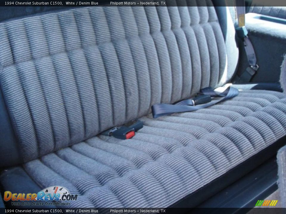 1994 Chevrolet Suburban C1500 White / Denim Blue Photo #31