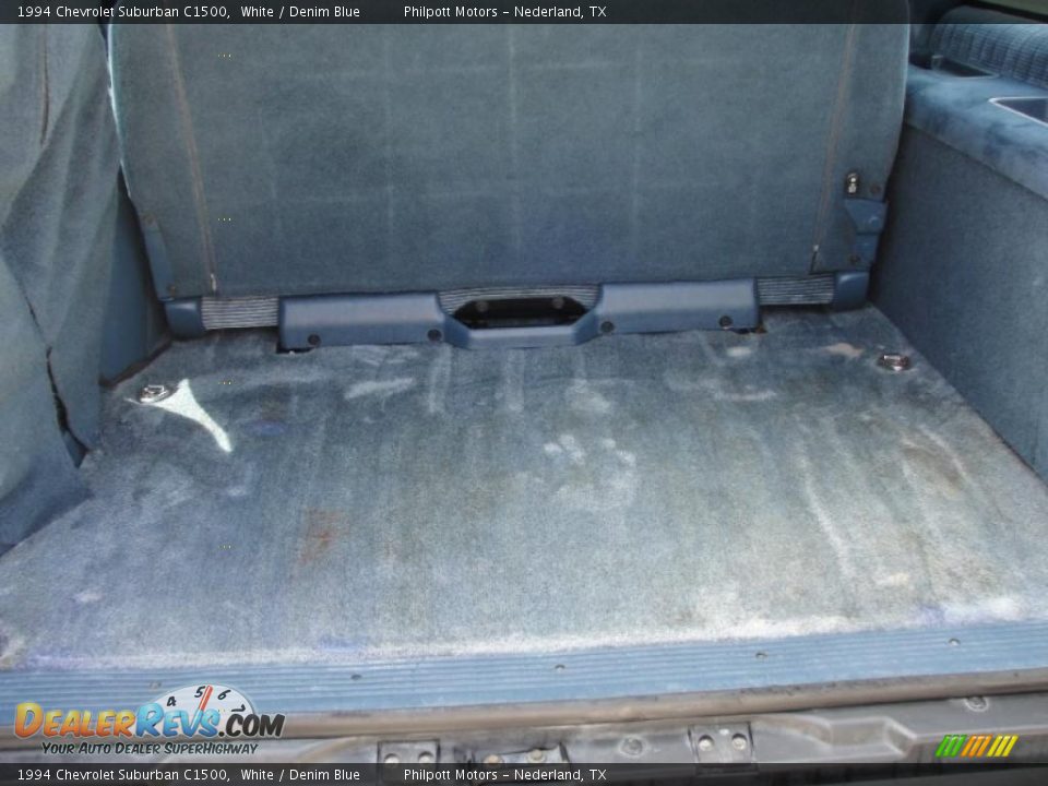 1994 Chevrolet Suburban C1500 White / Denim Blue Photo #32