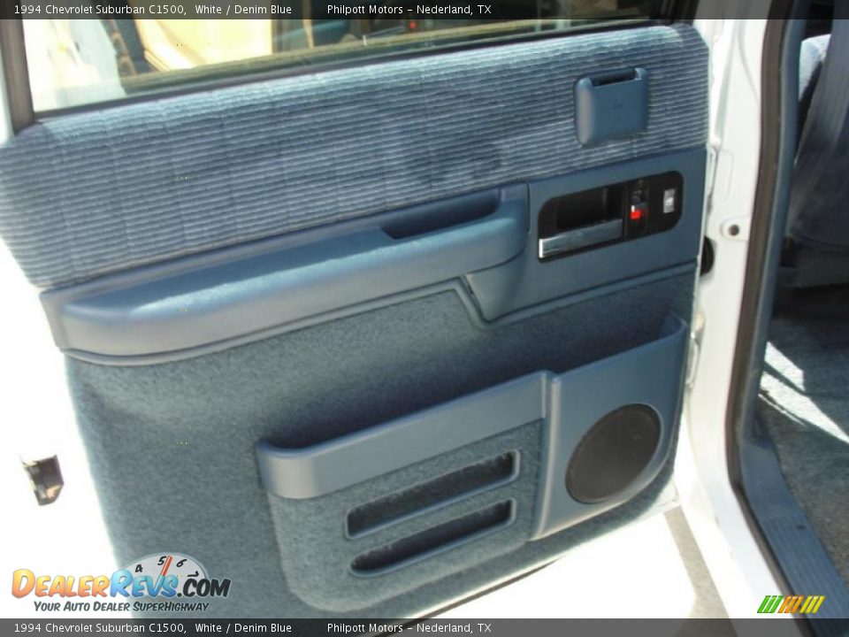 1994 Chevrolet Suburban C1500 White / Denim Blue Photo #34