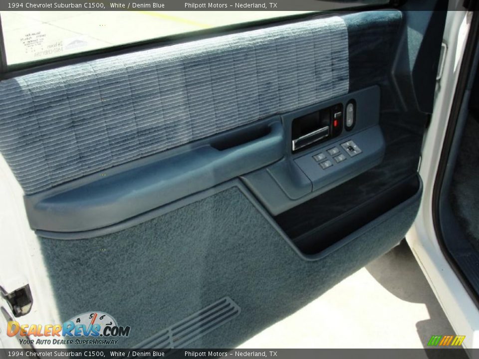 1994 Chevrolet Suburban C1500 White / Denim Blue Photo #36