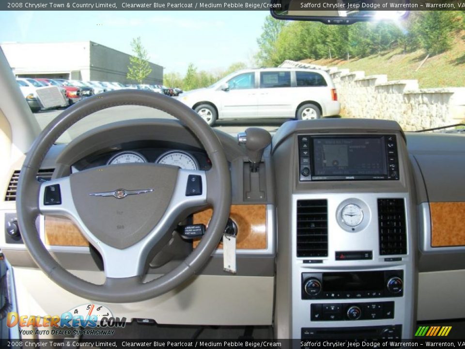 2008 Chrysler Town & Country Limited Clearwater Blue Pearlcoat / Medium Pebble Beige/Cream Photo #11