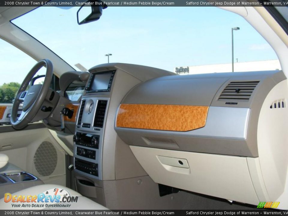 2008 Chrysler Town & Country Limited Clearwater Blue Pearlcoat / Medium Pebble Beige/Cream Photo #19