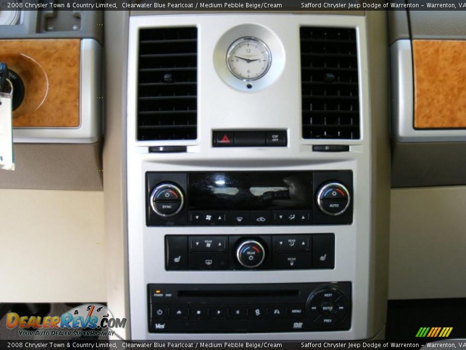2008 Chrysler Town & Country Limited Clearwater Blue Pearlcoat / Medium Pebble Beige/Cream Photo #32
