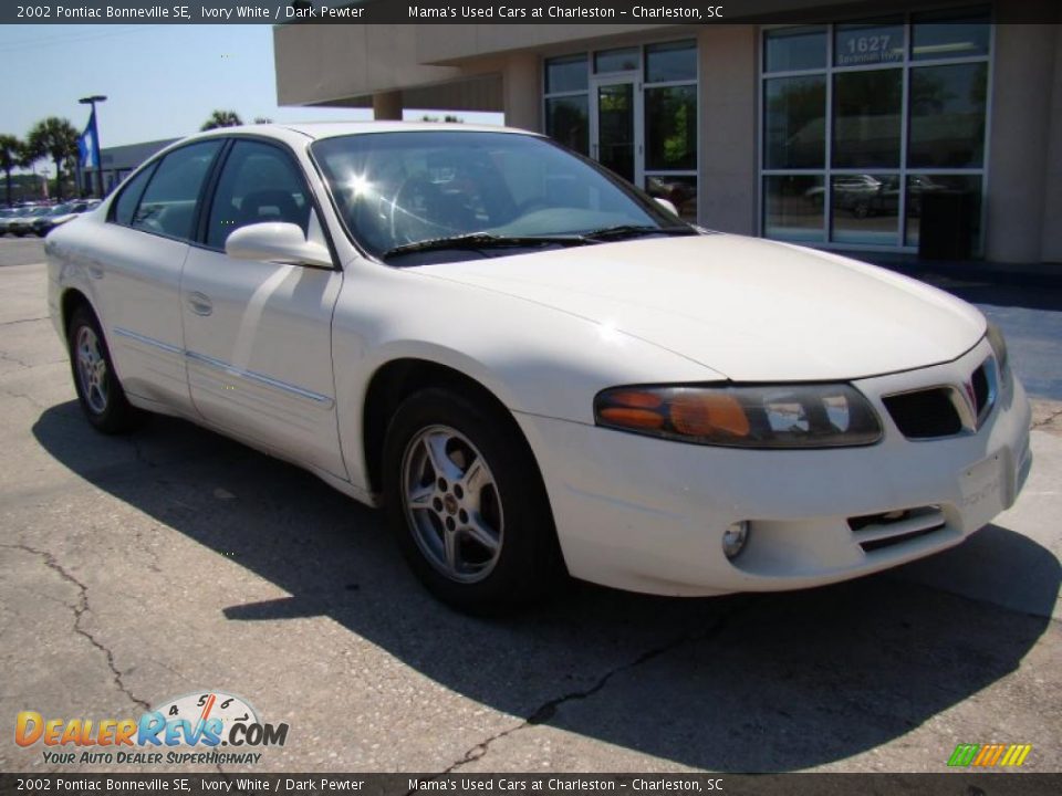 2002 Pontiac Bonneville SE Ivory White / Dark Pewter Photo #2