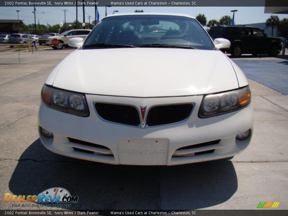 2002 Pontiac Bonneville SE Ivory White / Dark Pewter Photo #3