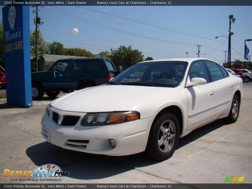 2002 Pontiac Bonneville SE Ivory White / Dark Pewter Photo #4