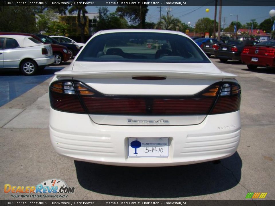2002 Pontiac Bonneville SE Ivory White / Dark Pewter Photo #7