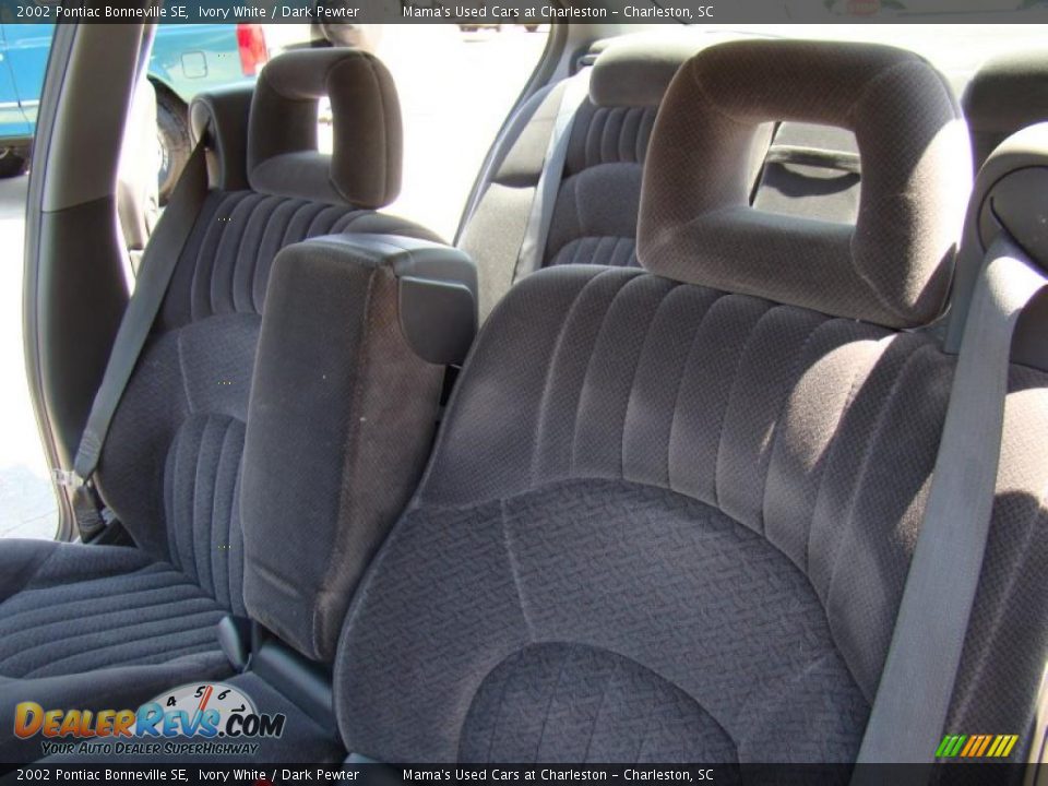 2002 Pontiac Bonneville SE Ivory White / Dark Pewter Photo #12