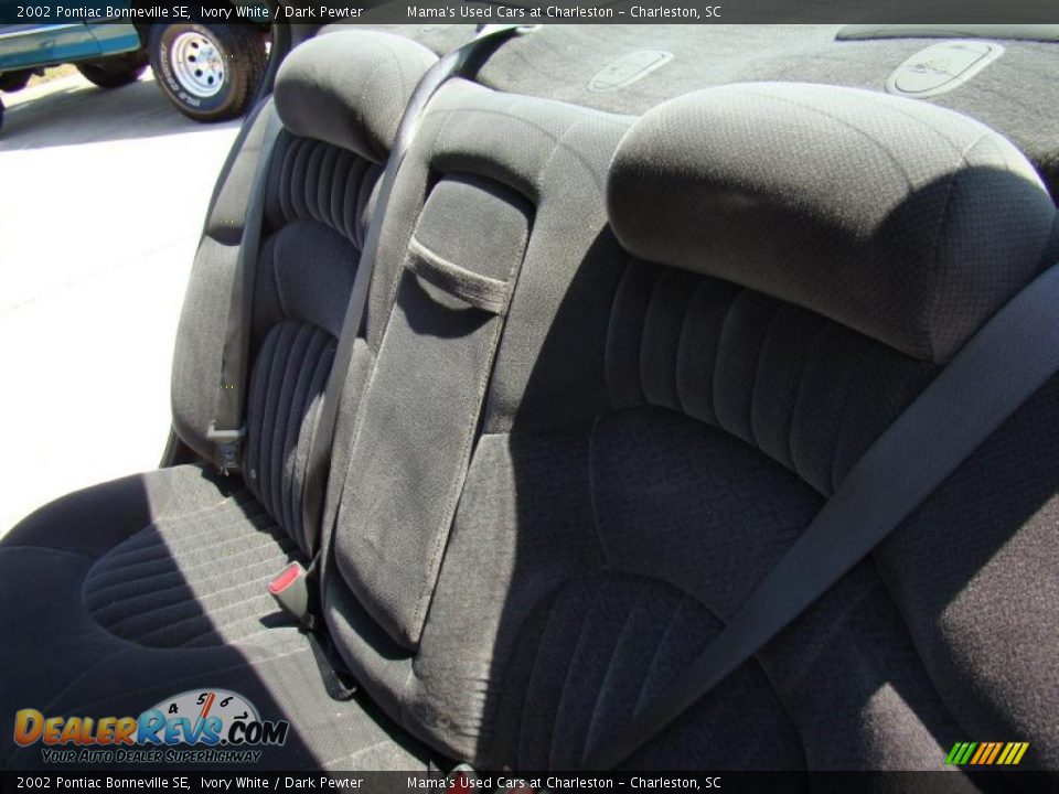 2002 Pontiac Bonneville SE Ivory White / Dark Pewter Photo #14