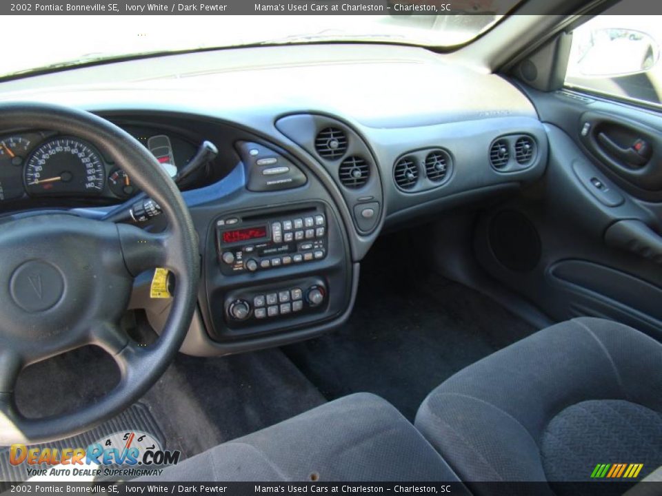 2002 Pontiac Bonneville SE Ivory White / Dark Pewter Photo #19