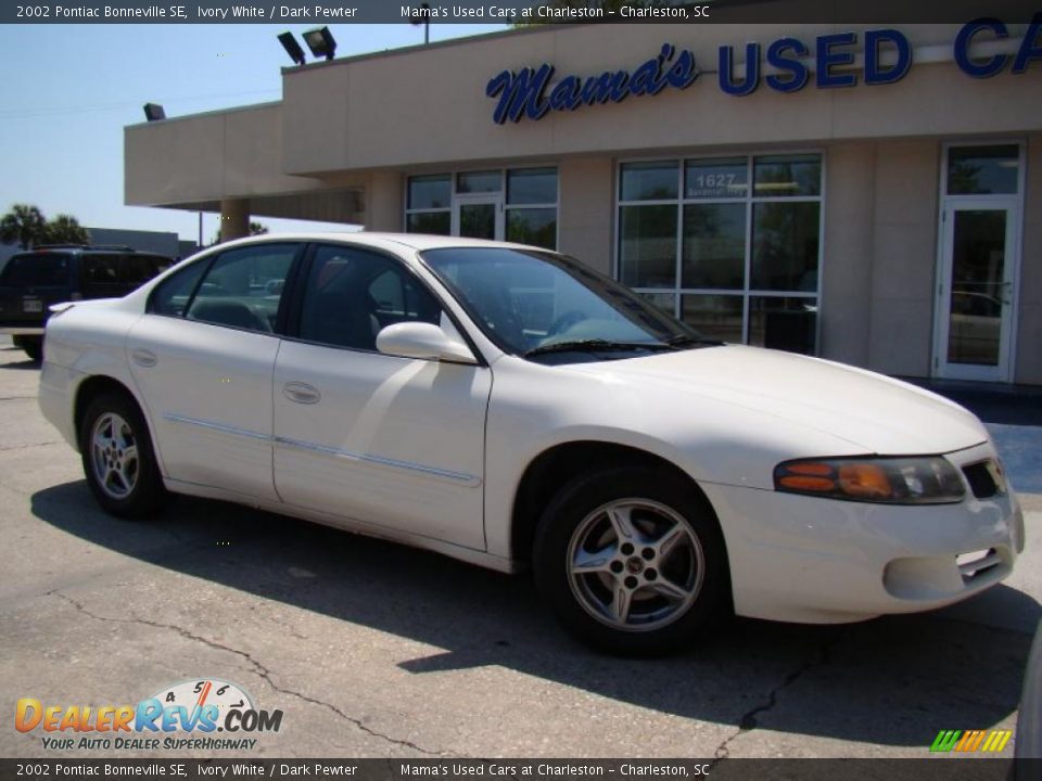 2002 Pontiac Bonneville SE Ivory White / Dark Pewter Photo #27