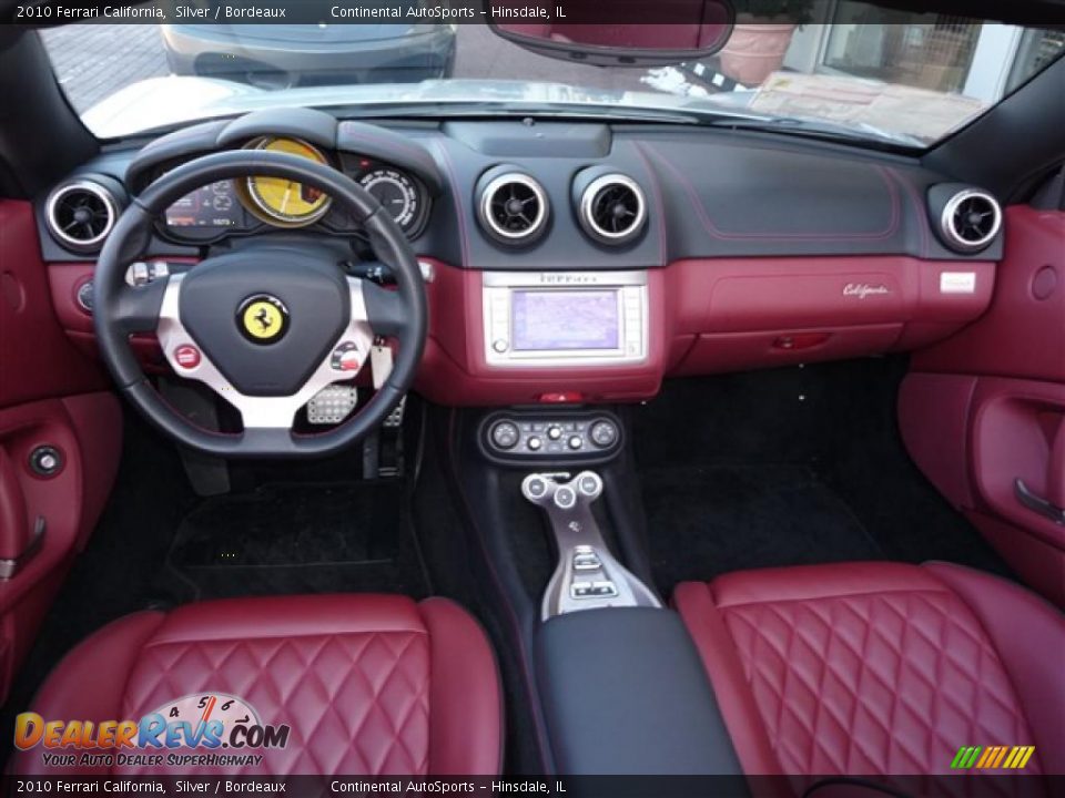 Dashboard of 2010 Ferrari California  Photo #18