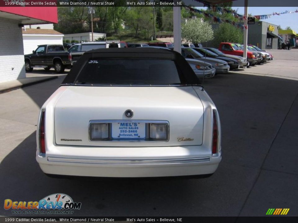 1999 Cadillac DeVille Sedan White Diamond / Neutral Shale Photo #3