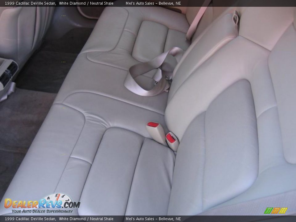1999 Cadillac DeVille Sedan White Diamond / Neutral Shale Photo #6
