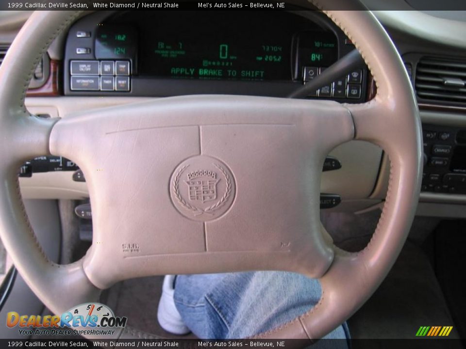 1999 Cadillac DeVille Sedan White Diamond / Neutral Shale Photo #9
