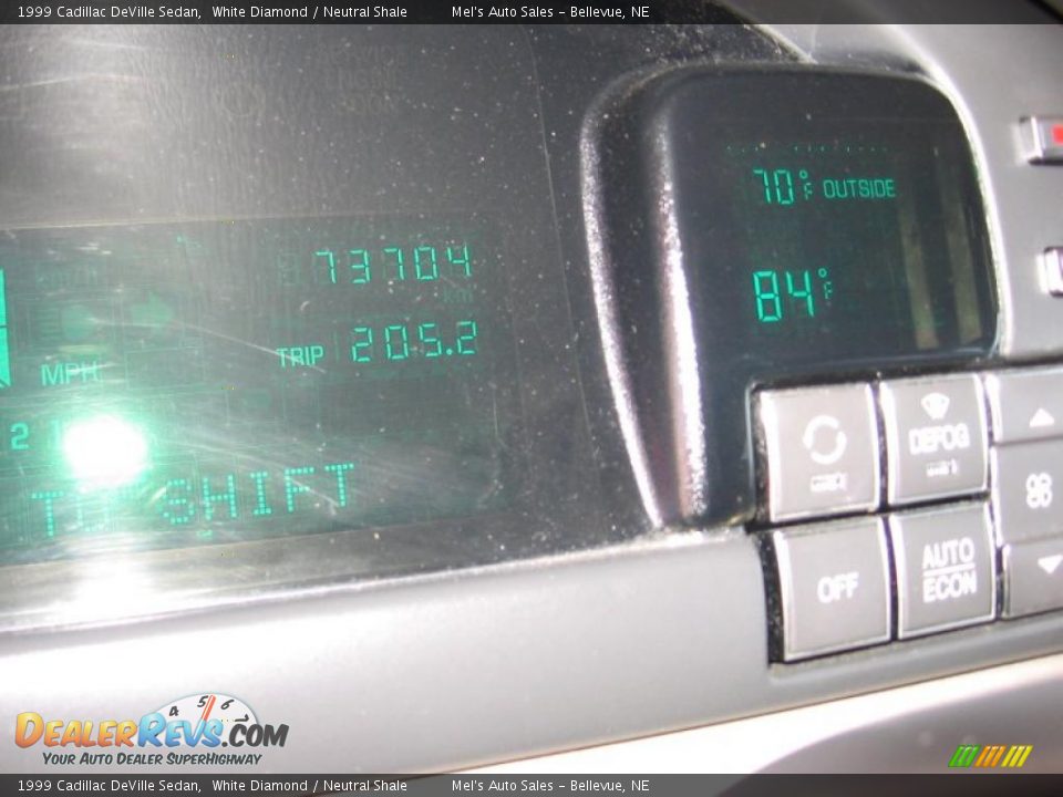 1999 Cadillac DeVille Sedan White Diamond / Neutral Shale Photo #10