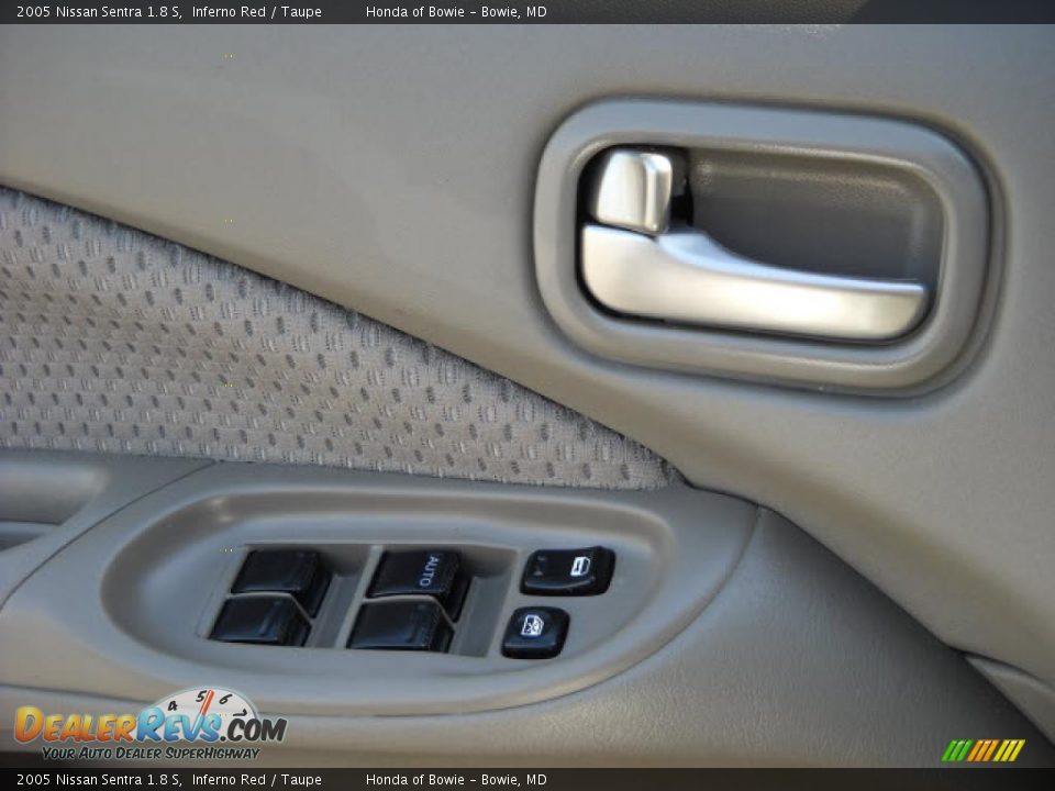 2005 Nissan Sentra 1.8 S Inferno Red / Taupe Photo #17