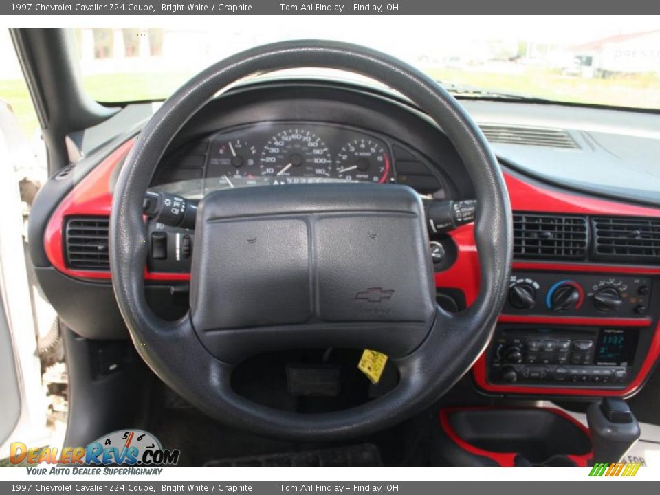 1997 Chevrolet Cavalier Z24 Coupe Bright White / Graphite Photo #12