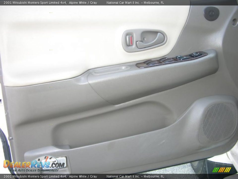 2001 Mitsubishi Montero Sport Limited 4x4 Alpine White / Gray Photo #7