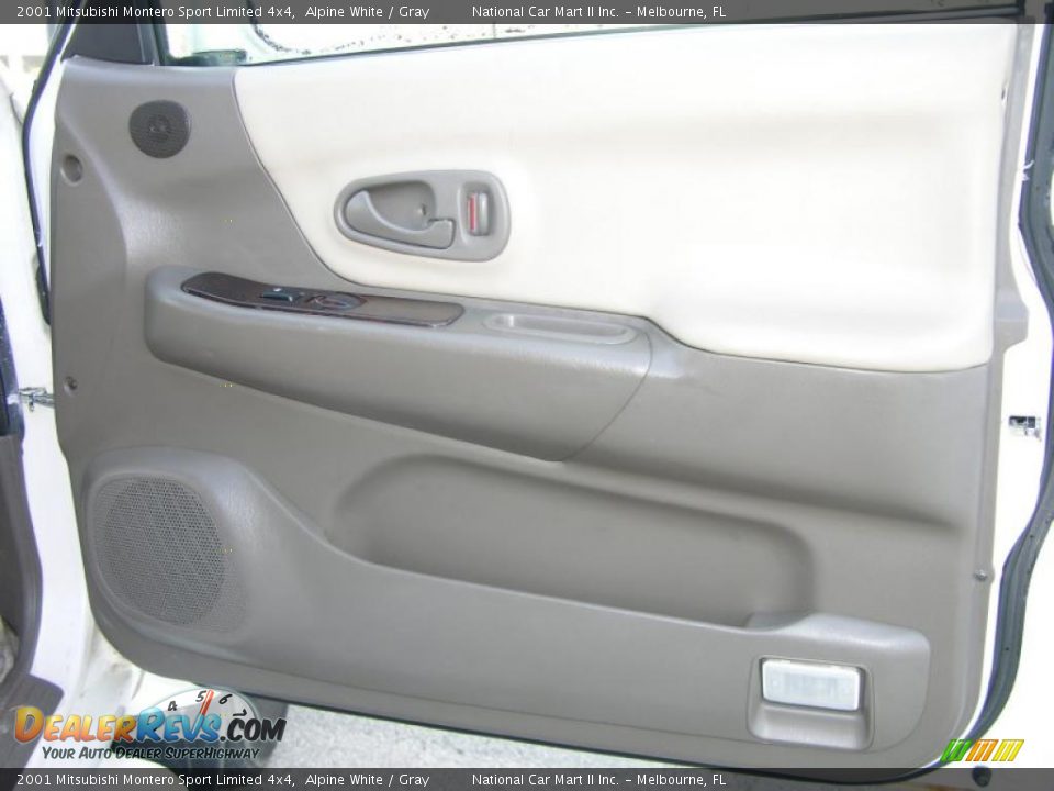 2001 Mitsubishi Montero Sport Limited 4x4 Alpine White / Gray Photo #11