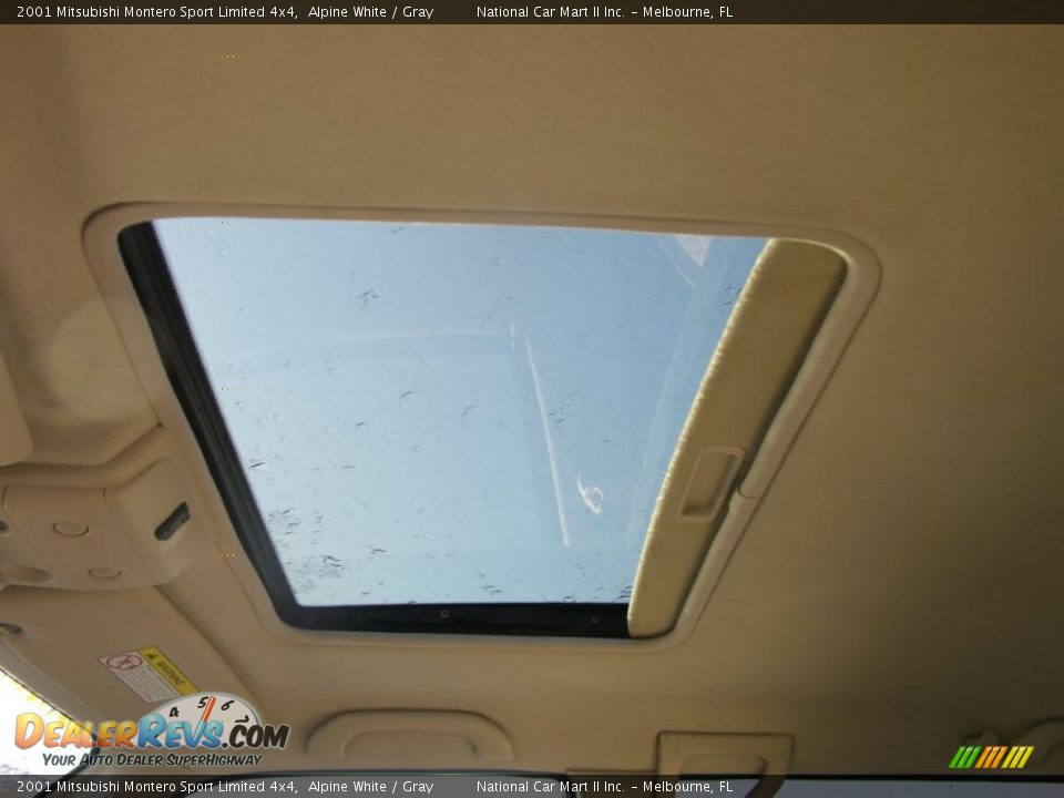 2001 Mitsubishi Montero Sport Limited 4x4 Alpine White / Gray Photo #19