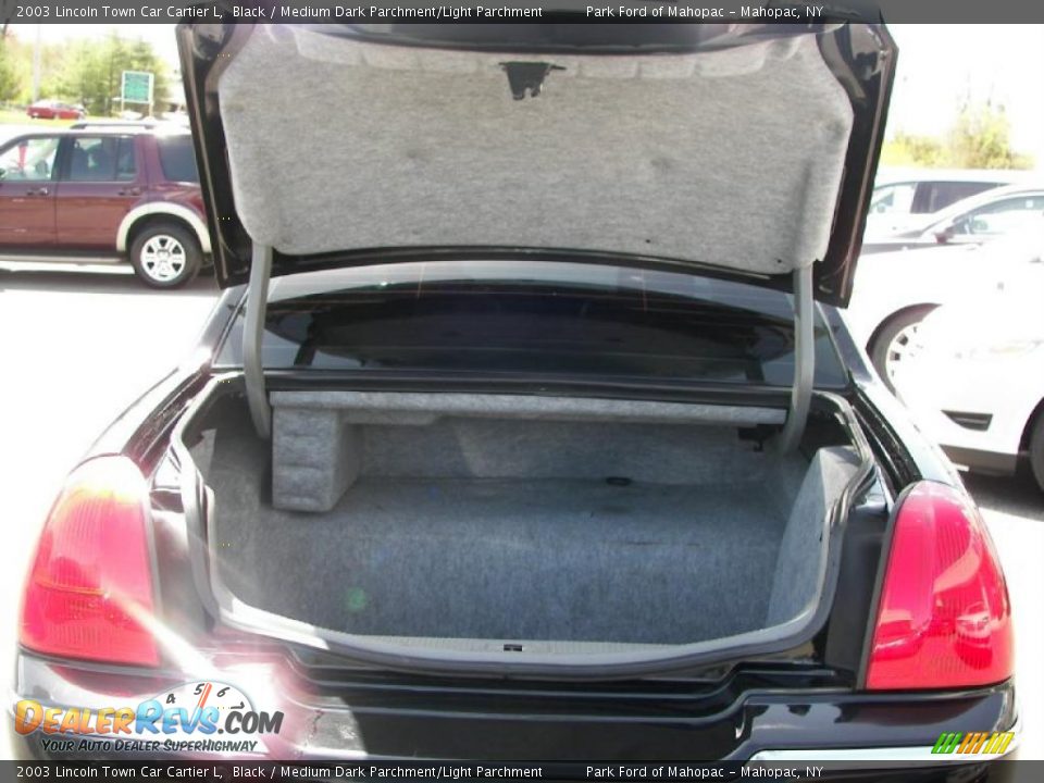 2003 Lincoln Town Car Cartier L Black / Medium Dark Parchment/Light Parchment Photo #9