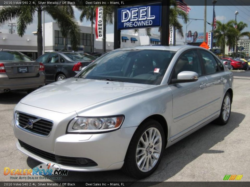 2010 Volvo S40 2.4i Silver Metallic / Off Black Photo #1