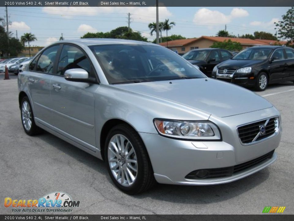 2010 Volvo S40 2.4i Silver Metallic / Off Black Photo #7