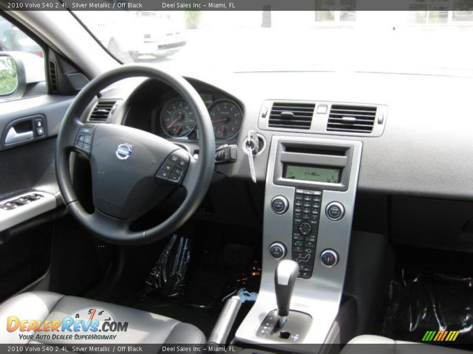 2010 Volvo S40 2.4i Silver Metallic / Off Black Photo #12