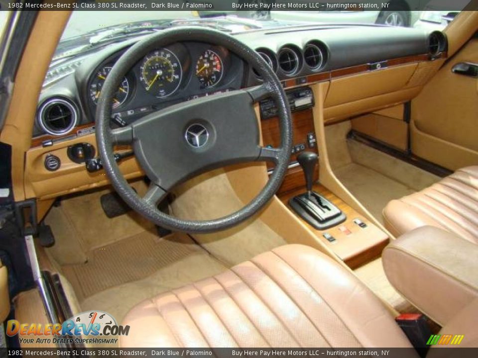 Dashboard of 1982 Mercedes-Benz SL Class 380 SL Roadster Photo #9