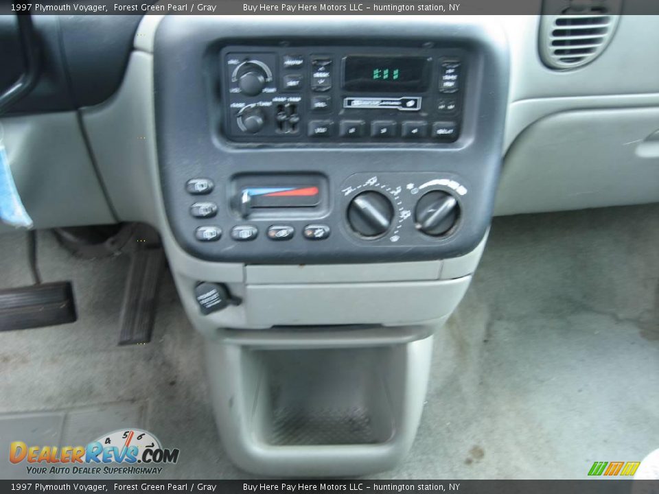 1997 Plymouth Voyager Forest Green Pearl / Gray Photo #13