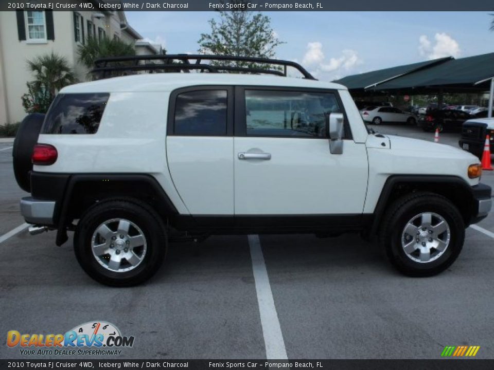 2010 toyota fj cruiser white #2