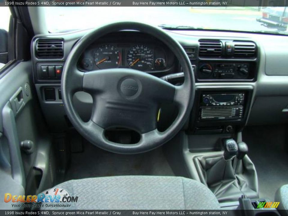 1998 Isuzu Rodeo S 4WD Spruce green Mica Pearl Metallic / Gray Photo #10