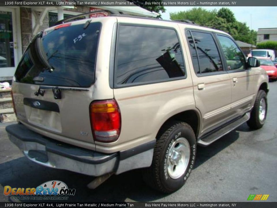 1998 Ford Explorer XLT 4x4 Light Prairie Tan Metallic / Medium Prairie Tan Photo #4