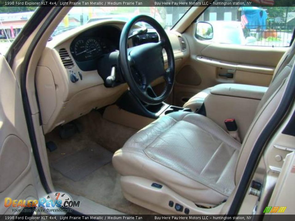 1998 Ford Explorer XLT 4x4 Light Prairie Tan Metallic / Medium Prairie Tan Photo #9