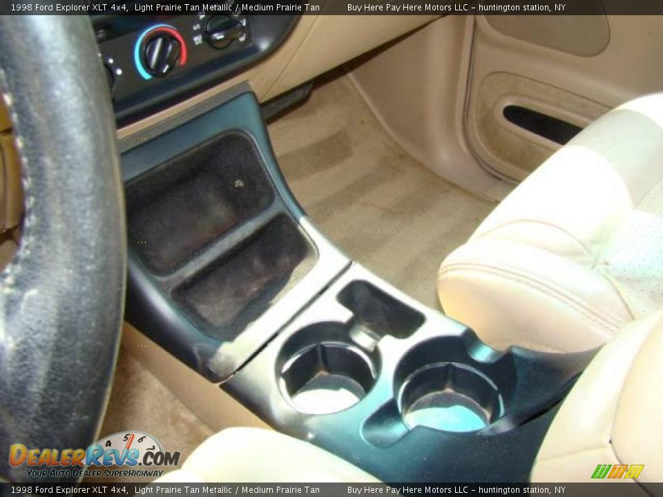 1998 Ford Explorer XLT 4x4 Light Prairie Tan Metallic / Medium Prairie Tan Photo #12