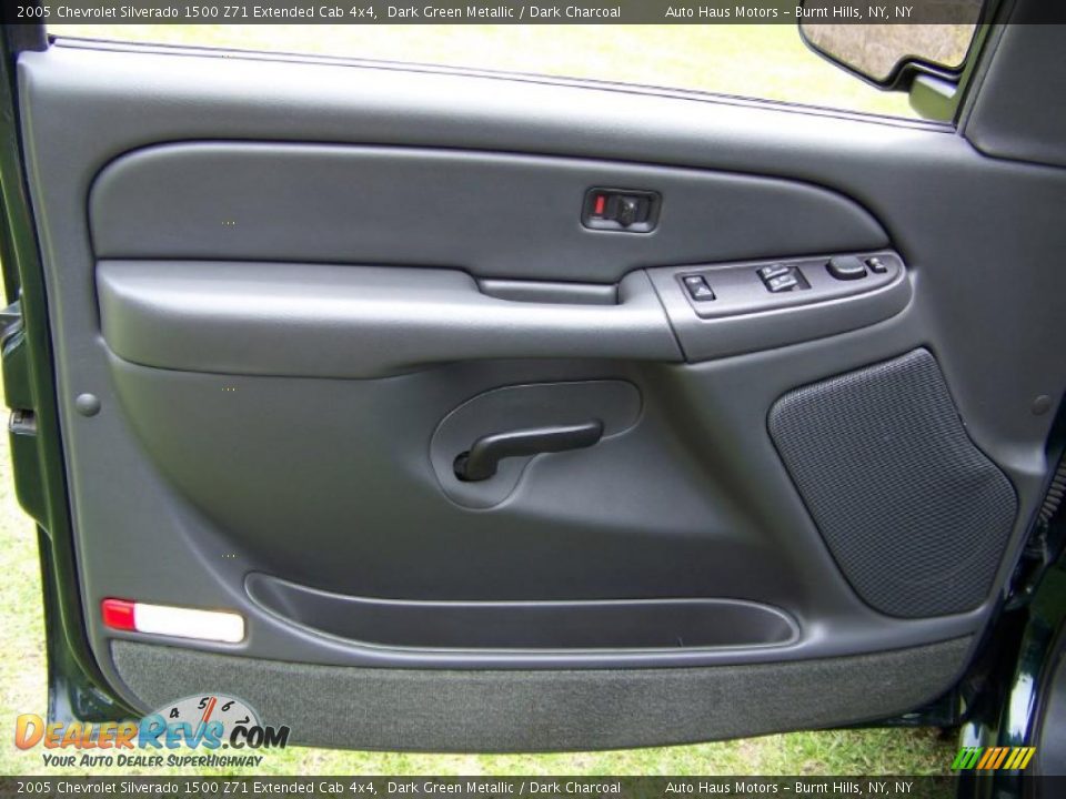 2005 Chevrolet Silverado 1500 Z71 Extended Cab 4x4 Dark Green Metallic / Dark Charcoal Photo #17