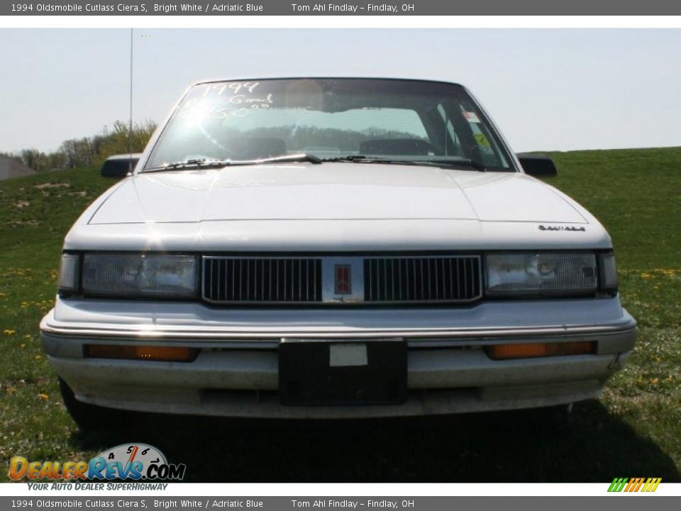 1994 Oldsmobile Cutlass Ciera S Bright White / Adriatic Blue Photo #8