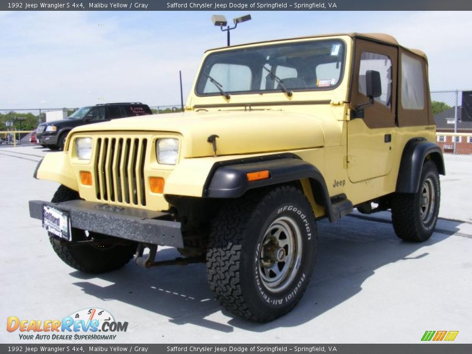 1992 Jeep Wrangler S 4x4 Malibu Yellow / Gray Photo #1