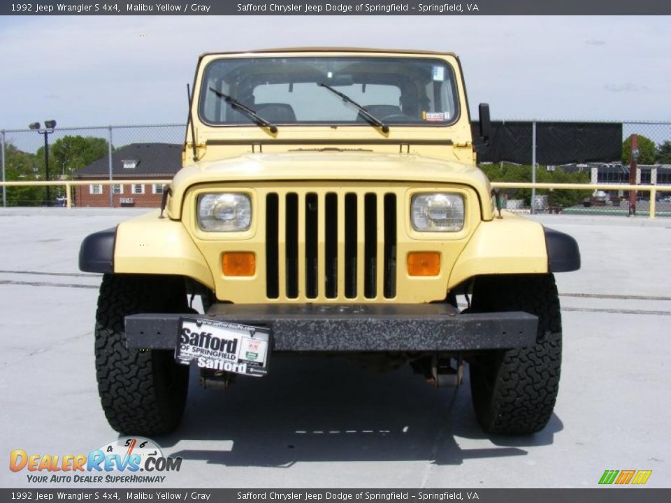 1992 Jeep Wrangler S 4x4 Malibu Yellow / Gray Photo #2