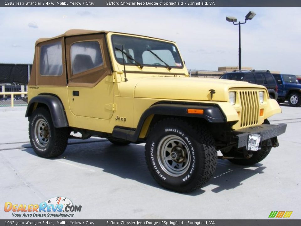 1992 Jeep Wrangler S 4x4 Malibu Yellow / Gray Photo #3