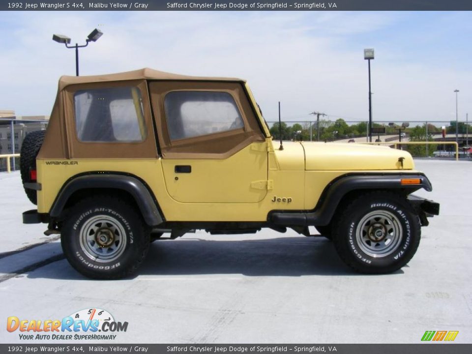 1992 Jeep Wrangler S 4x4 Malibu Yellow / Gray Photo #4