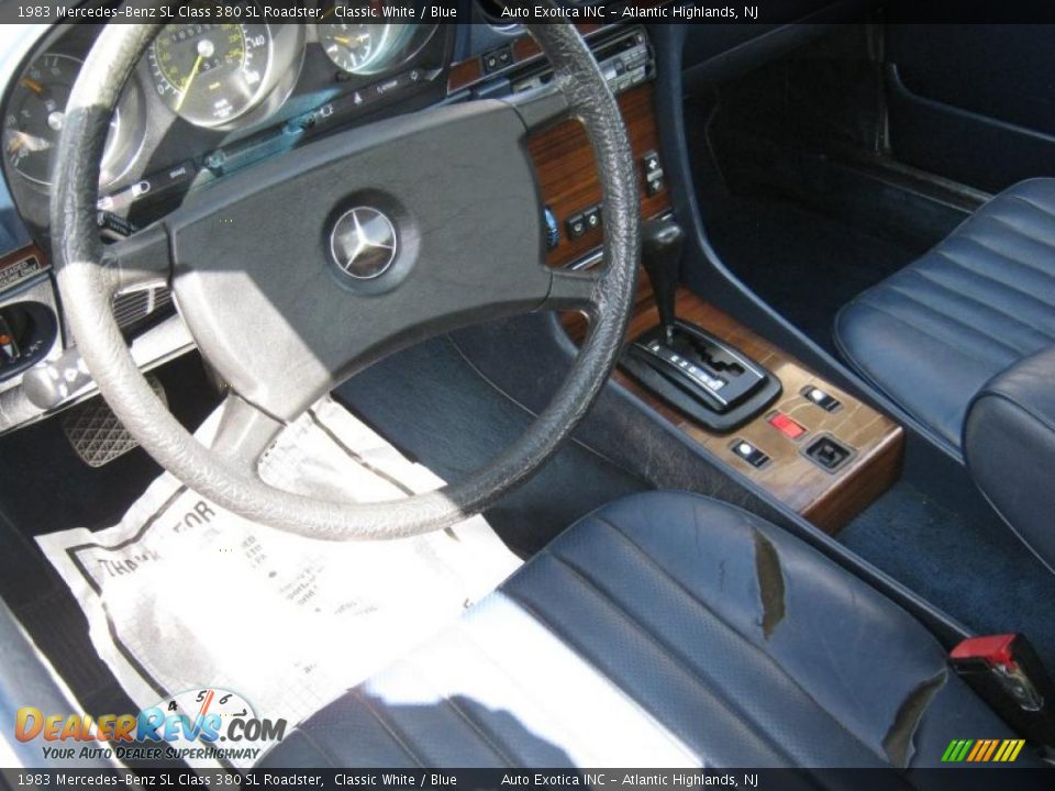 1983 Mercedes-Benz SL Class 380 SL Roadster Classic White / Blue Photo #5