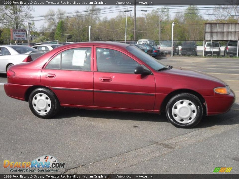 1999 Ford Escort LX Sedan Toreador Red Metallic / Medium Graphite Photo #4