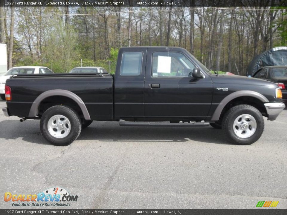 1997 Ford Ranger XLT Extended Cab 4x4 Black / Medium Graphite Photo #4