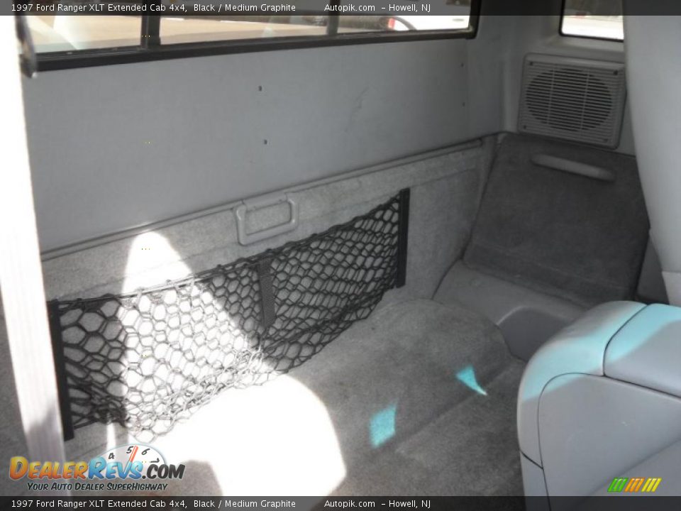 1997 Ford Ranger XLT Extended Cab 4x4 Black / Medium Graphite Photo #11